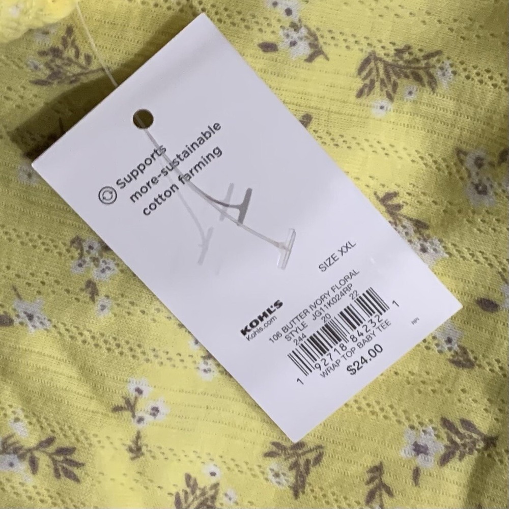 So Juniors Wrap Top Baby Tee XXL Butter Ivory Floral New with Tags V Neck Cute